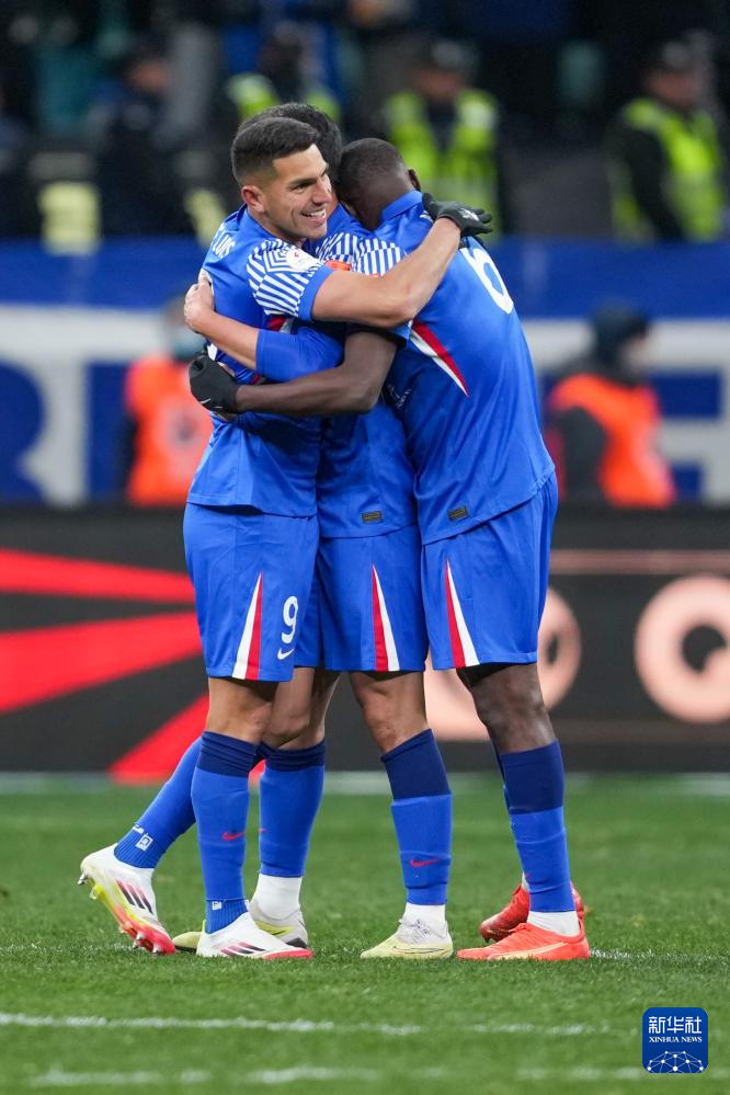 关于欧超杯倒计时；上海申花集结日止住颓势；细节引发关注；态度坚定；赛季目标并未改变的信息