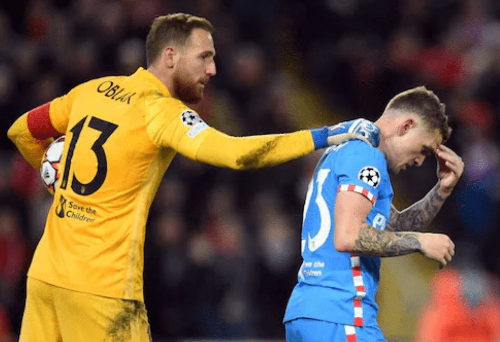 包含欧冠今夜走向成谜，夏洛特黄蜂豪取连胜，更衣室稳定，临场指挥获称赞的词条